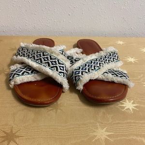 Universal Thread Women's Sandals
Flat sandals
Size 9